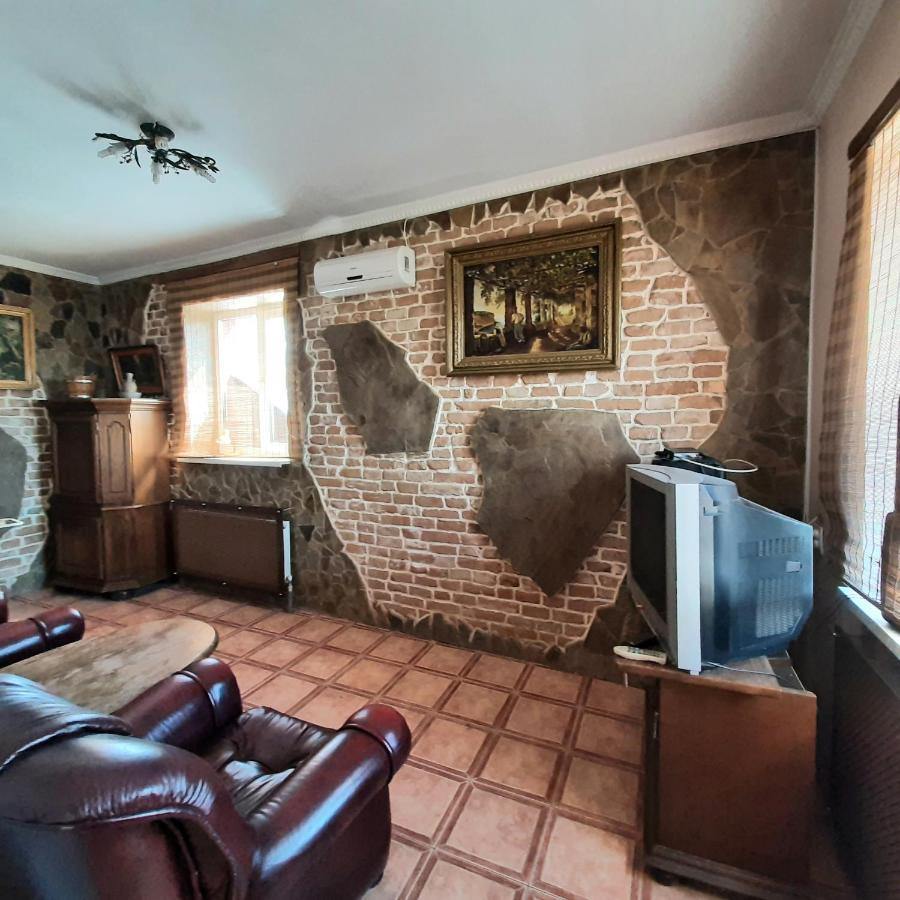 Seven Stars Motel Суми Екстериор снимка